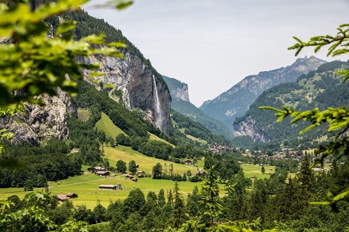 Schweizer Bergpanorama - Dari Von den Trümmelbachfällen aus, Switzerland