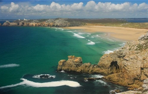 Plage de Pen Hat - Aus La Batterie de Kerbonn, France