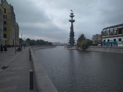 Памятник Петру I - Desde Patriarshiy Most, Russia
