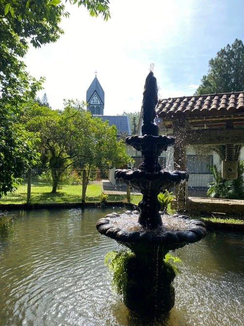 Vista para a torre da igreja - از جانب Atrás da igreja, Brazil