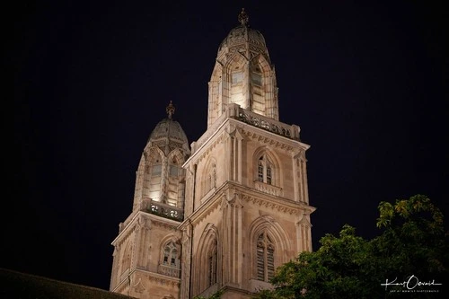 Grossmünster - Від Zwingliplatz, Switzerland