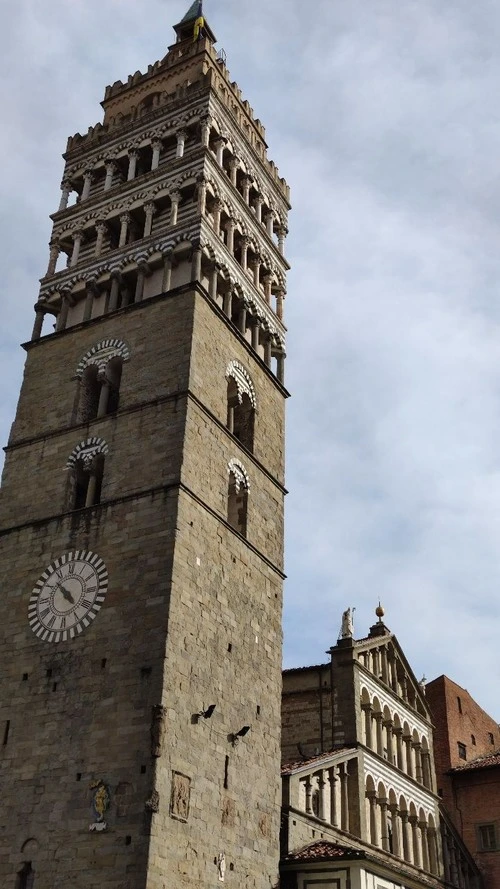 Cattedrale di San Zeno - Desde Piazza del Duomo, Italy