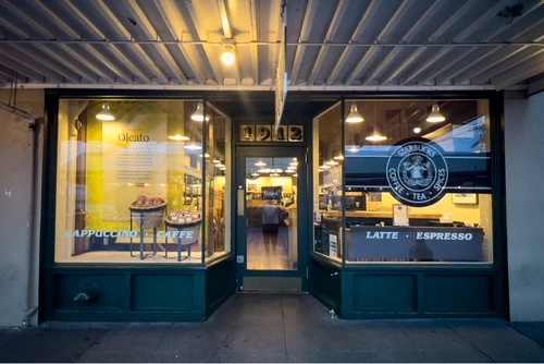 The First Starbucks Store - Aus Pike Place Market, United States