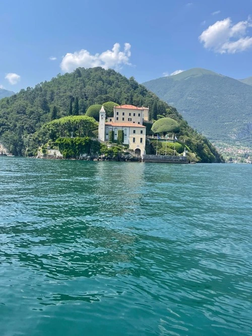 Villa del Balbianello - Aus Front - Boat, Italy