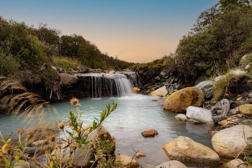 Cascadas Laguna Esmeralda - Argentina