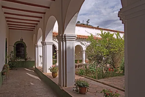 Patio del Museo del Convento de la Rocoleta - Bolivia