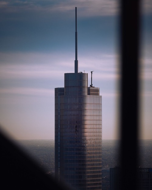 Trump Tower - От 360 Chicago (John Hancock Observatory) at dawn, United States