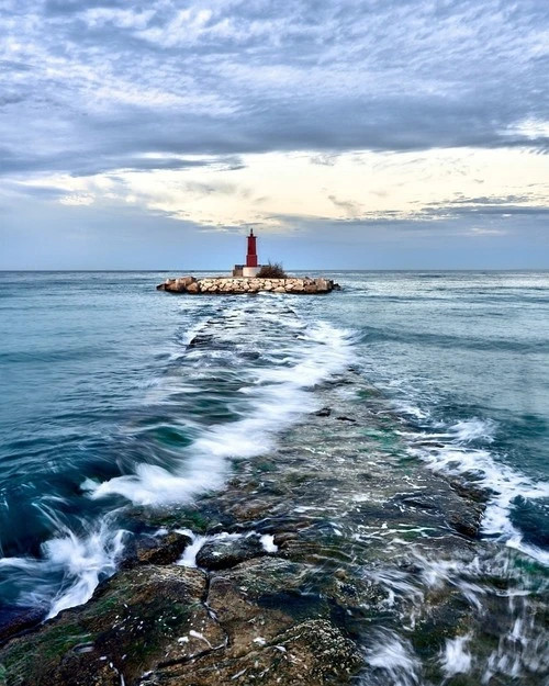 Faro de La Vila Joiosa - Dari Espigón del puerto, Spain