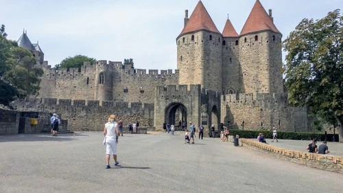 Porte Narbonnaise & Château Comtal - から Stadspoort carcassonne, France