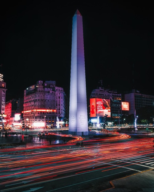 Obelisco - 从 Av. Corrientes y av 9 de Julio, Argentina