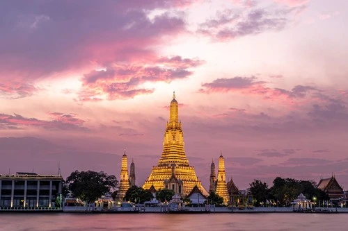 War Arun Temple - Desde Pier, Thailand