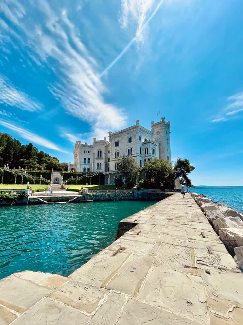 Miramare Castle - Desde Sphinx of Miramare, Italy