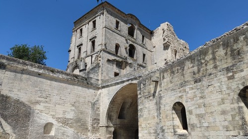 Abbazia di Montmajour - Dari Sourth Side, France
