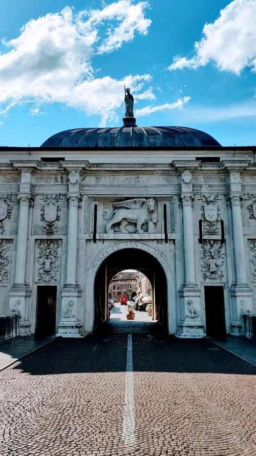 Porta San Tomaso - Italy