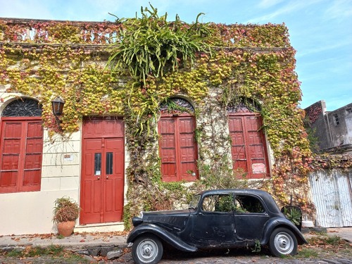 Auto Antiguo - 从 Calle De Portugal, Uruguay