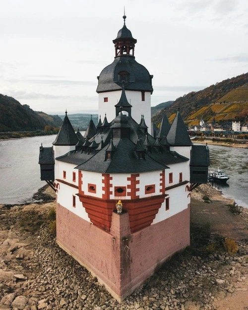 Burg Pfalzgrafenstein - Desde Drone, Germany