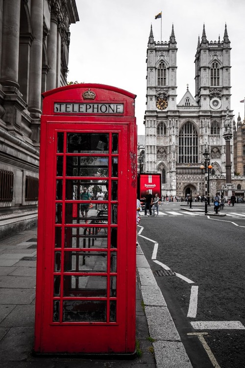 Red Phone Box and Westminster Abbey - Dari Tothill St, United Kingdom