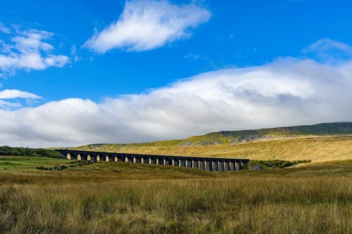 Ribblehead viaduct - От Main road, United Kingdom