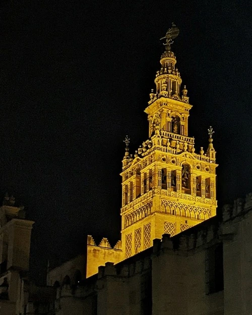 La Giralda - Aus Calle Alemanes, Spain