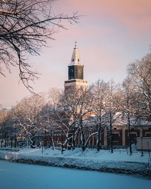 Turku Cathedral - 에서 Library Bridge - Kirjastosilta / Biblioteksbron, Finland