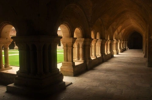 Fontenay Abbey - Chapter House - Desde Inside, France