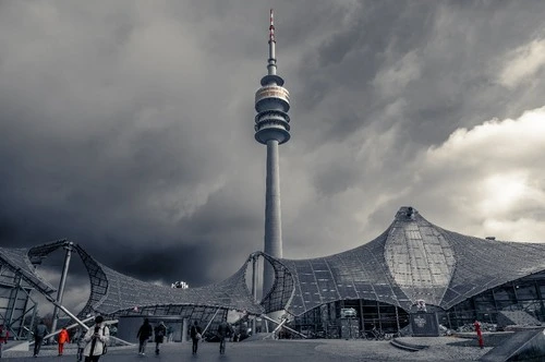 Fernmeldeturm München - İtibaren Olympia Park, Germany