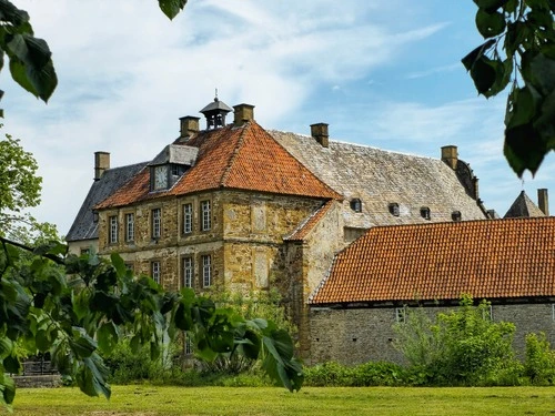 Wasserschloss Tatenhausen - Aus Courtyard, Germany