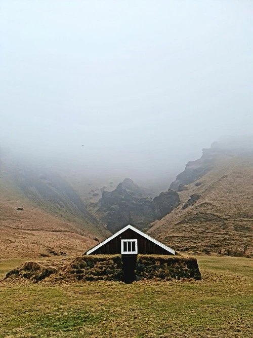 Cabaña tioica Islandesa - Desde Un camino cercano, Iceland