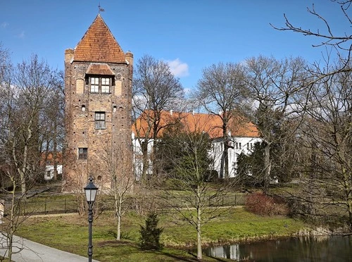 Baszta Halszki - Iz Park zamkowy, Poland