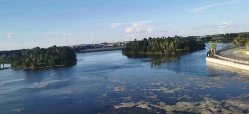 Parques del Aeropuerto de Orlando - From Tren, United States