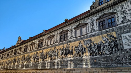 Fürstenzug - От Schloßplatz, Germany