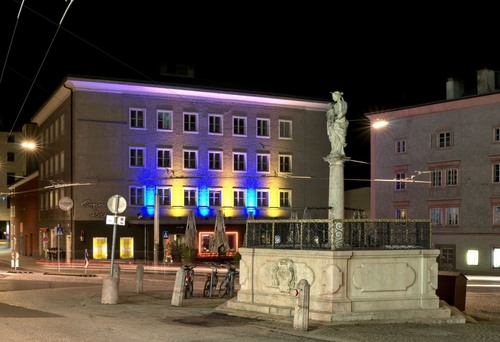 Szene Salzburg - Dari Anton-Neumayr-Platz, Austria