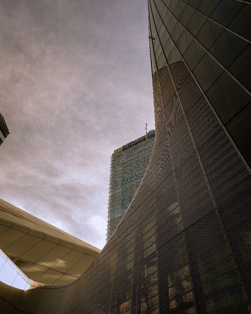 Torre Generali - Desde Ground, Italy