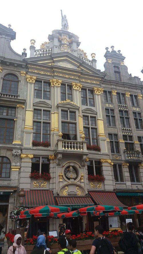 Famous Union Buildings - Desde Grand Place, Belgium