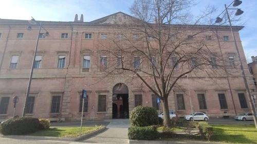 Palazzo Baciocchi - Aus Piazza dei Tribunali, Italy