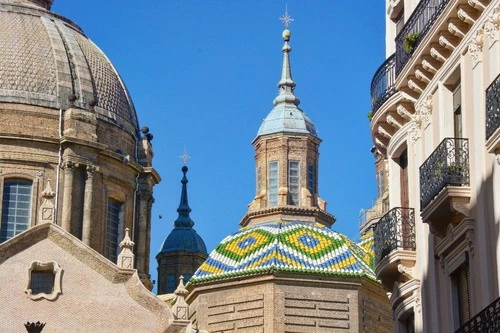 Basílica de Nuestra Señora del Pilar - Van Plaza del Pilar, Spain