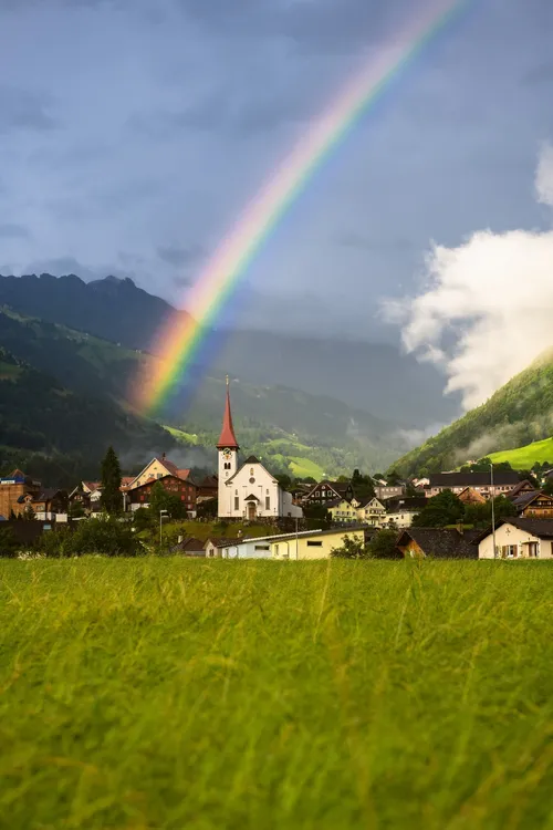 Bürglen mit Regenbogen - Switzerland