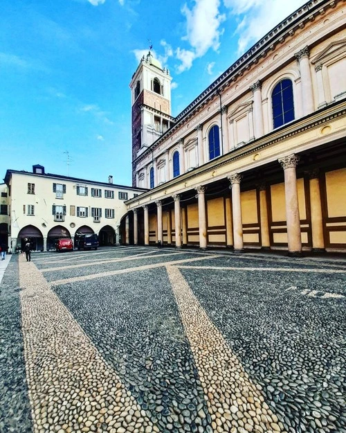 Cattedrale Santa Maria Assunta - Desde Piazza della Repubblica, Italy