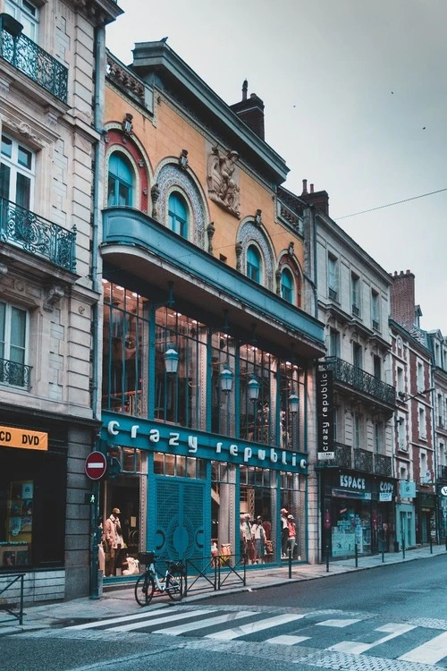 Crazy Républic - From Rue d'Antrain, France