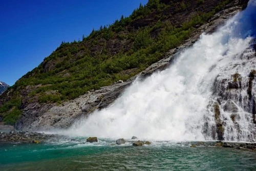 Nugget Falls - Desde Beach, United States