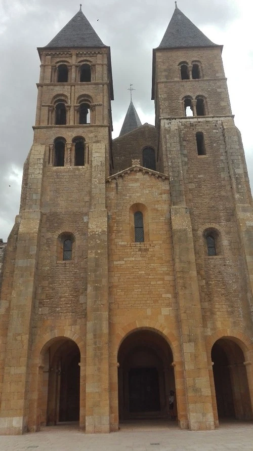 Basilique du Sacré-Cœur de Jesus - Desde Avenue Jean-Paul II, France