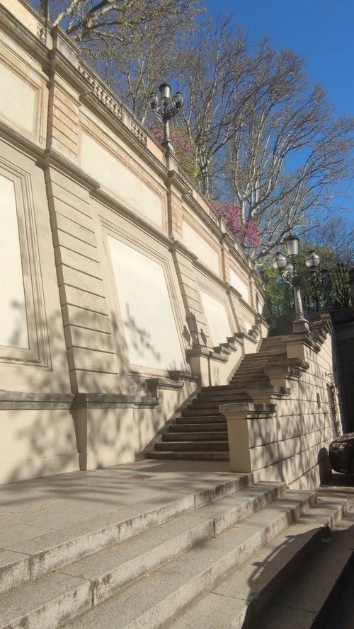 Scala per il Parco della Montagnola - Dari Via Indipendenza, Italy