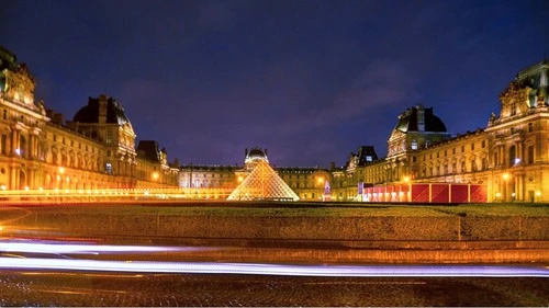 Louvre - Desde Place du Carrousel, France