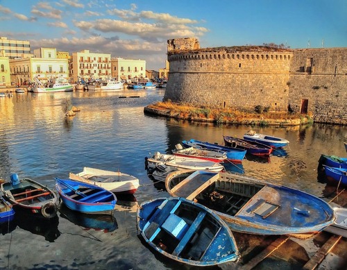 Castello di Gallipoli - Dari Piazzetta dei Musicisti, Italy