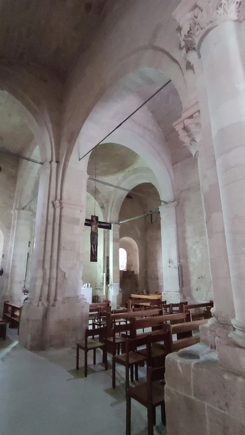 Abbazia di San Leonardo in Lama Volara - Aus Inside, Italy