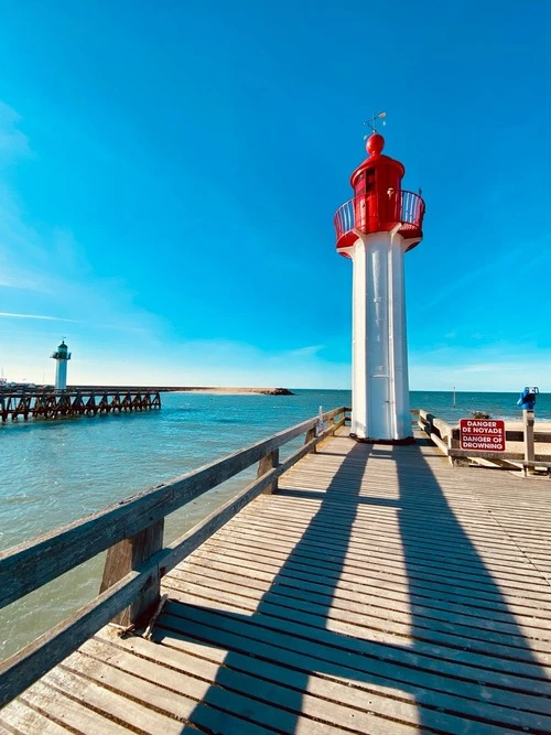 Phare de la jetée de Deauville - From Red Lighthouse, France