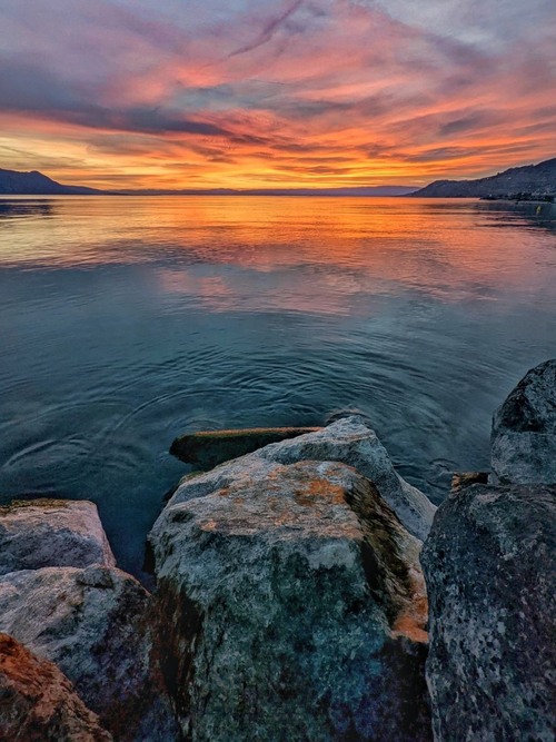Geneva Lake - Dari La Tour-de-Peilz's Shore, Switzerland
