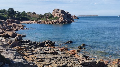 Costa di granito rosa - От Sentiero dei doganieri, France