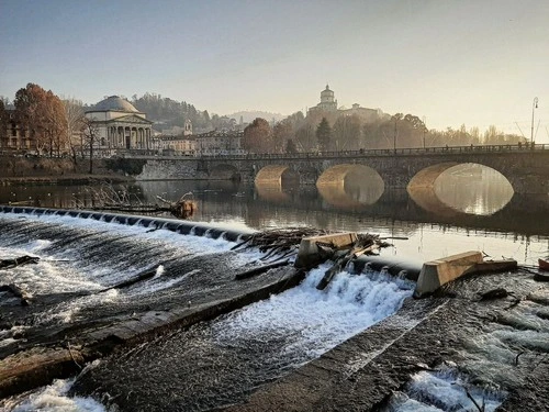 Murazzi & Chiesa Parrocchiale della Gran Madre di Dio - من Lungo Po Luigi Cadorna, Italy