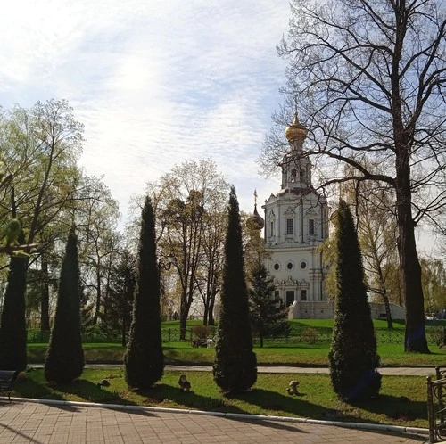 Khram Troitsy Zhivonachal'noy V Troitse-Lykovo - Russia